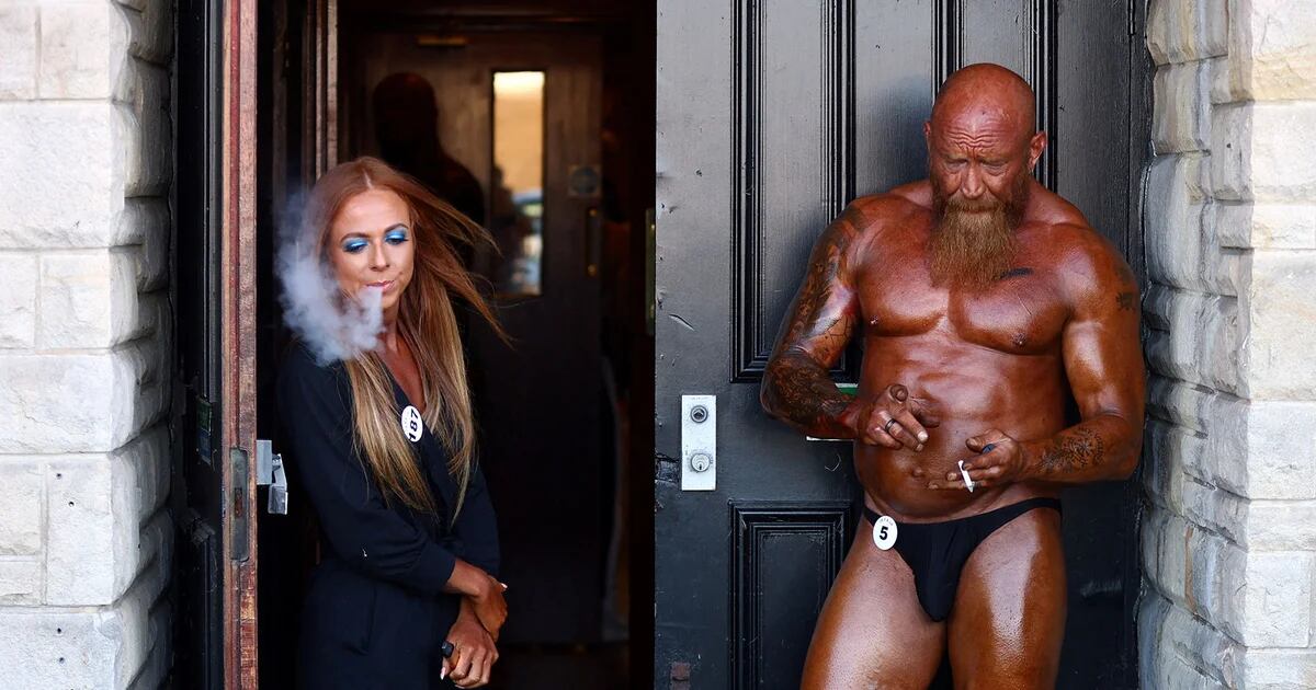 Spray tans, tobacco and pre-workouts: the stunning behind-the-scenes photos of England’s bodybuilding championships