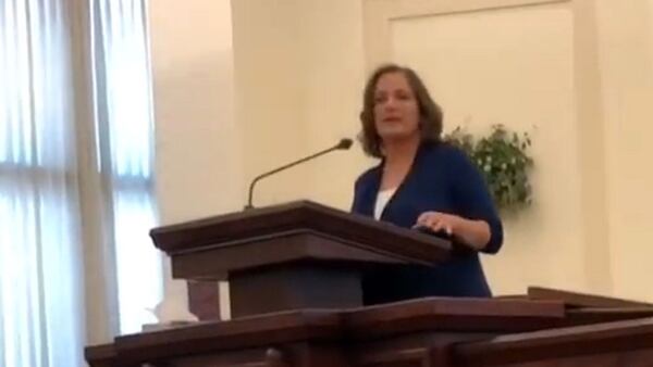 El video de McKenna Denson explicando cómo fue violada por un líder espiritual mormón se viralizó en pocas horas