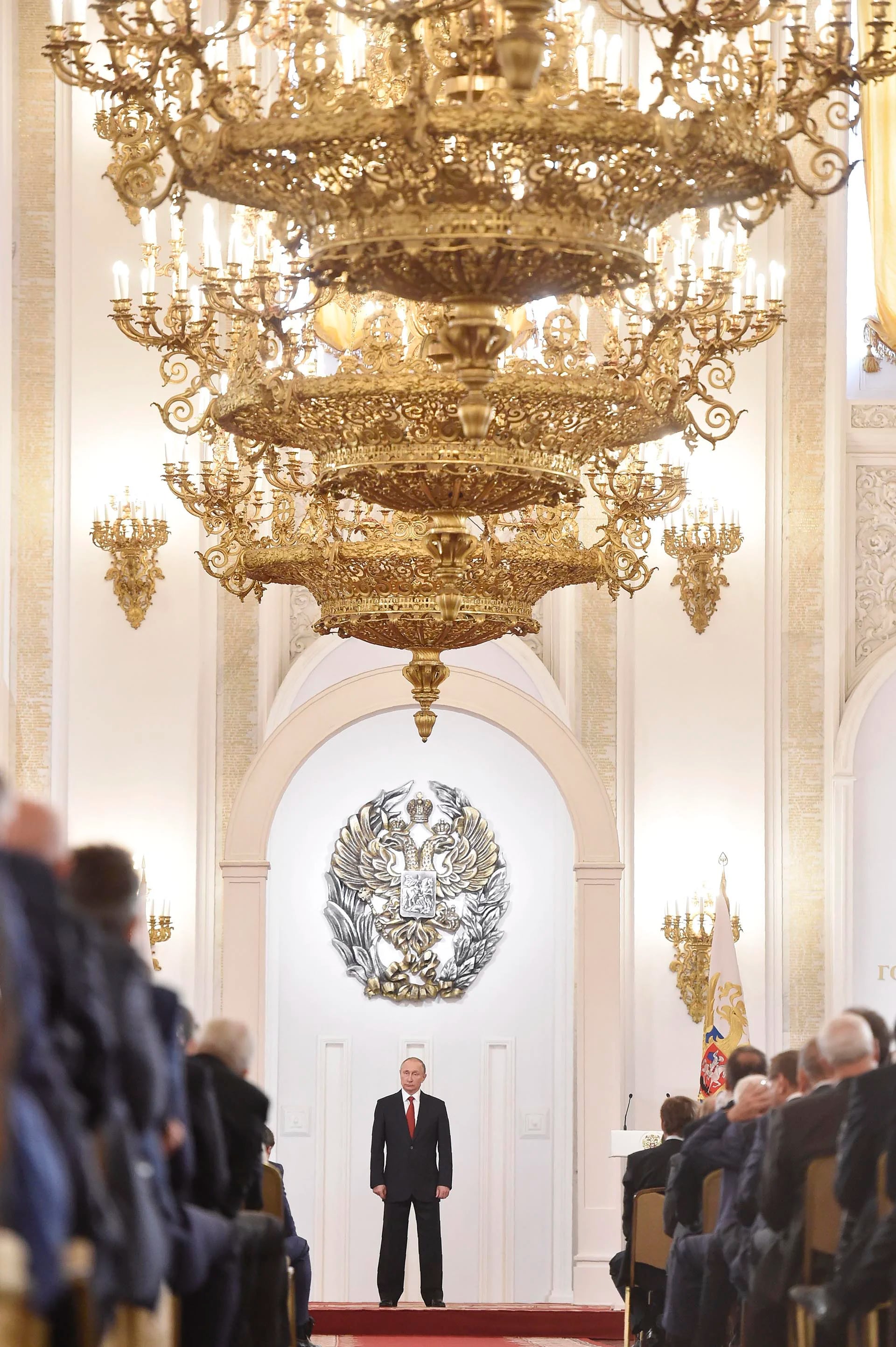 El presidente ruso Vladimir Putin encabezó la ceremonia de entrega de premios por el Día de Rusia, en el gran palacio del Kremlin (AFP)