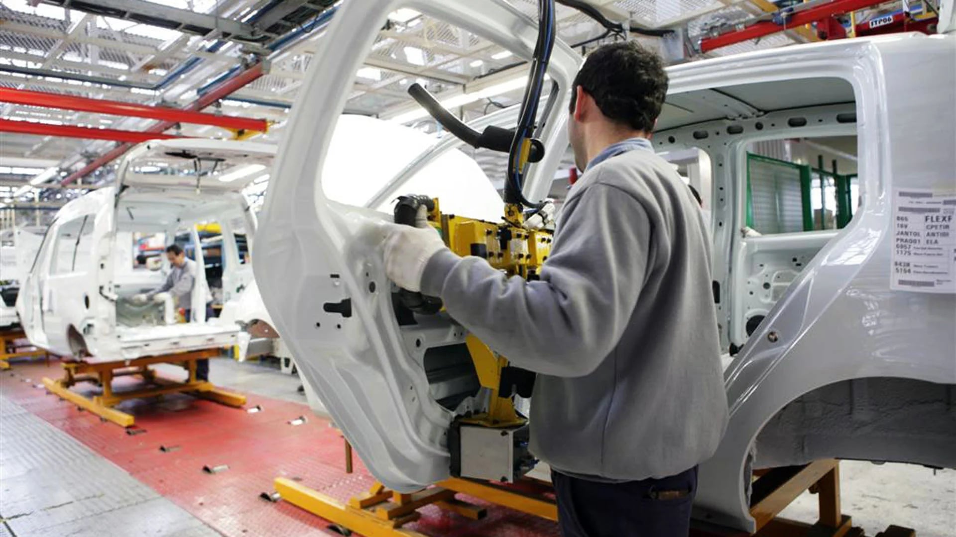 La industria automotriz recién comenzó a mostrar signos de recuperación en mayo.