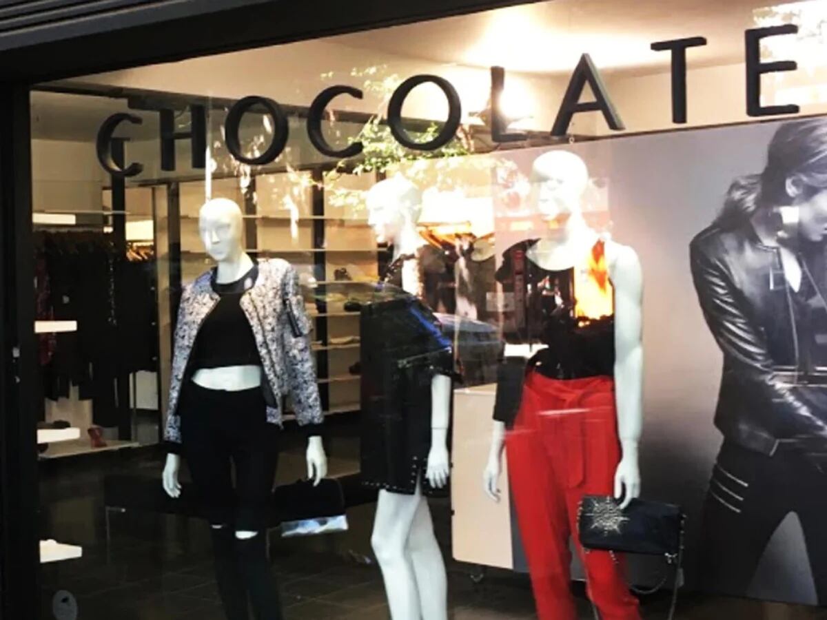 Luego de su cierre, la marca de ropa Chocolate vende su licencia de  comercialización - Infobae