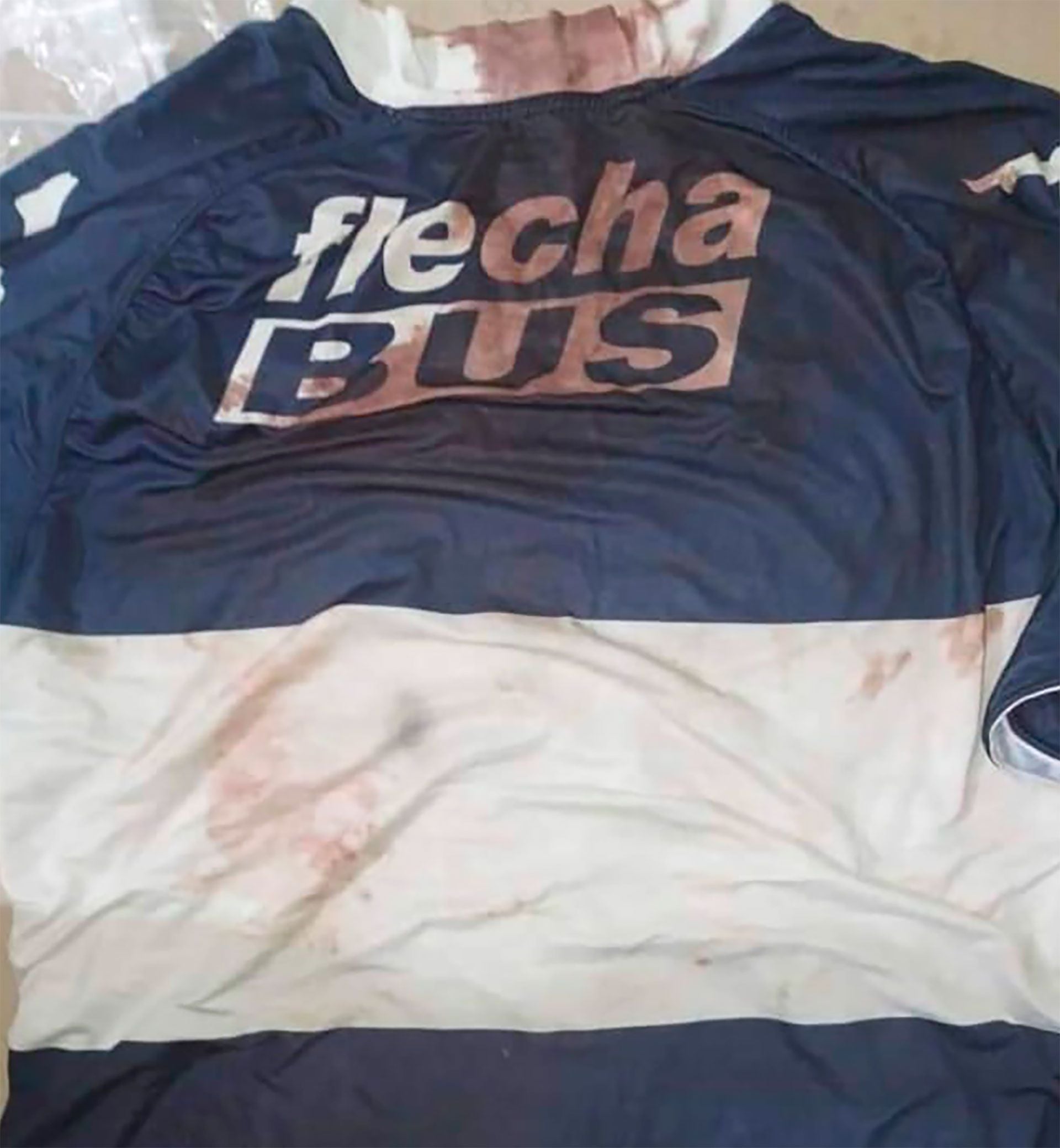 camiseta ensangrentada regueiro muerte gimnasia y esgrima