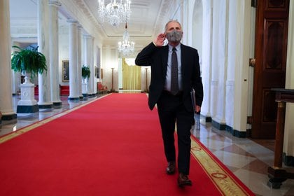 El principal epidemiólogo de la Casa Blanca, Anthony Fauci, volverá a tener un rol preponderante en la respuesta del gobierno federal a la pandemia. Foto: REUTERS/Jonathan Ernst