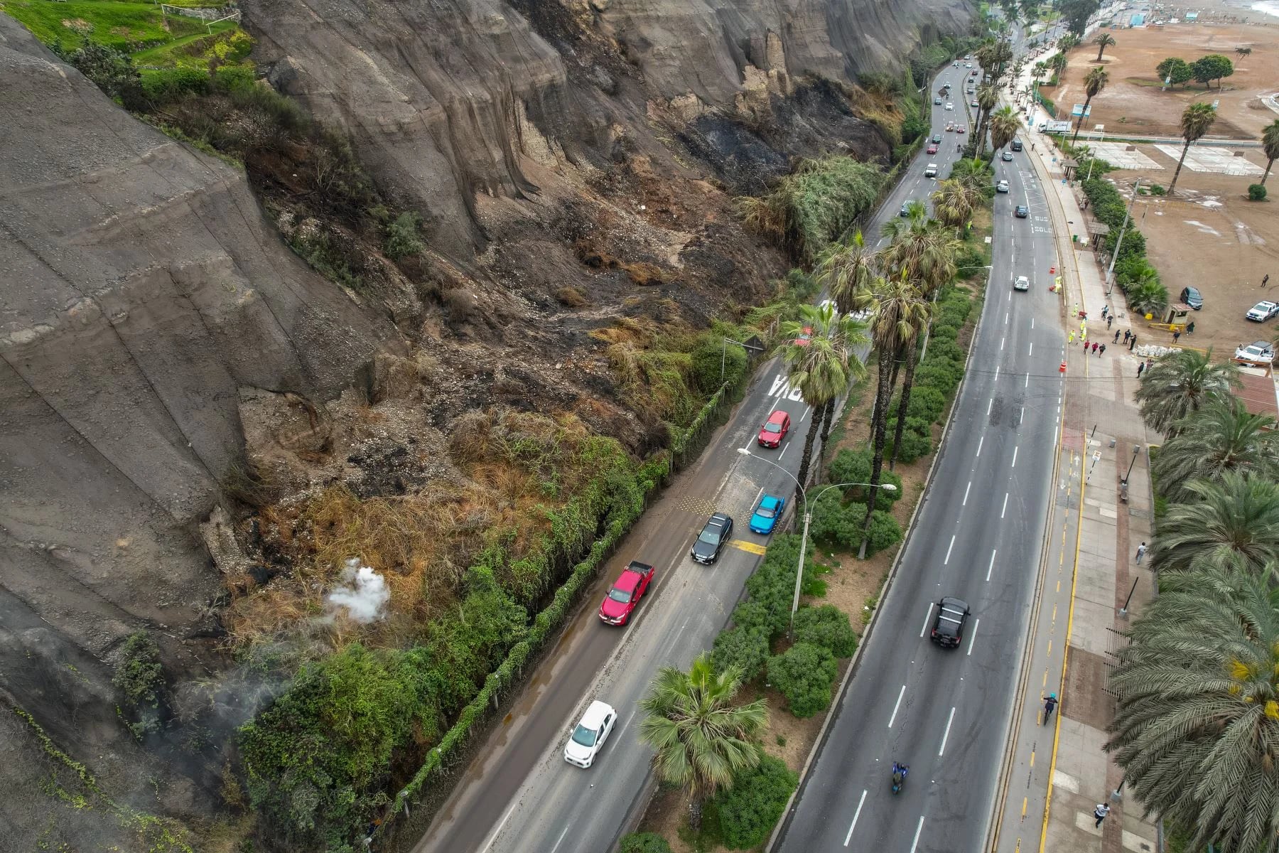 Se cierra la Costa Verde: Tránsito vehicular se restringe hacia el Callao por labores de los bomberos