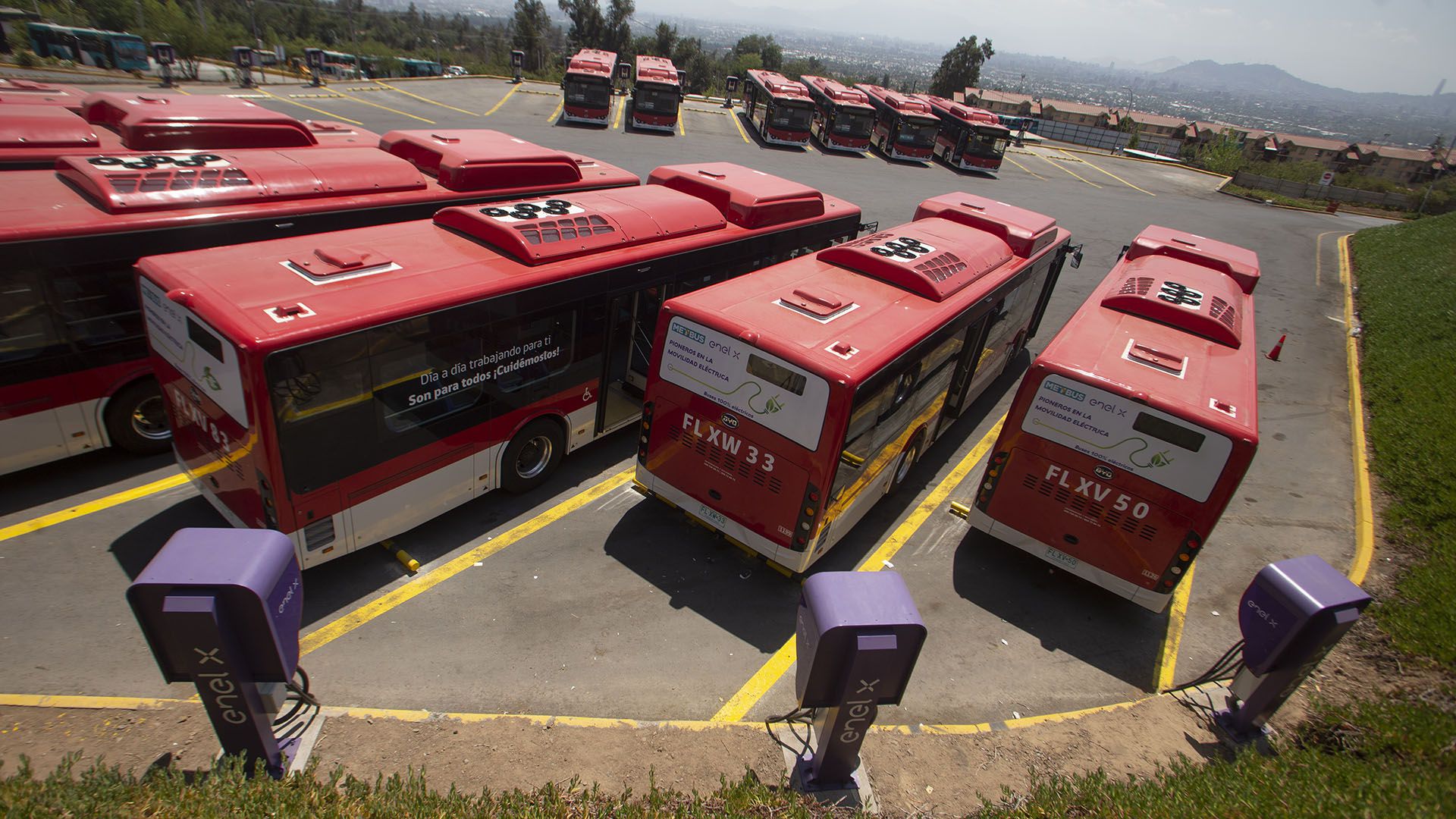 Santiago cuenta con 2.000 buses eléctricos (AFP)