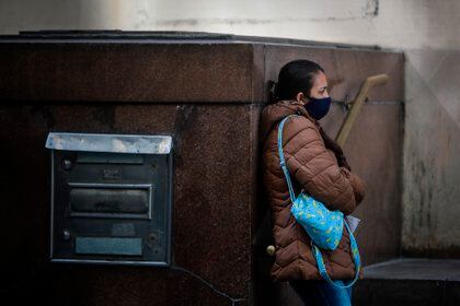 Las más perjudicadas por la pandemia fueron las mujeres, que en sectores como el hotelero representan un "porcentaje desproporcionadamente alto de la fuerza laboral: el 56 %". EFE/Juan Ignacio Roncoroni/Archivo
