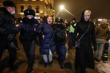 Más de mil personas fueron detenidas por la policía rusa (REUTERS/Anton Vaganov)