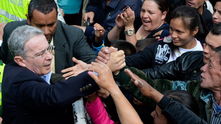 Resultado de imagen para uribe democracia