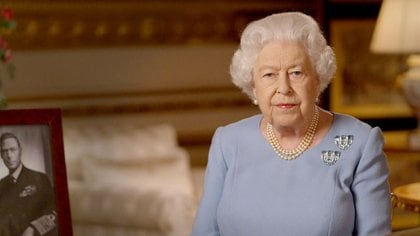La reina Isabel II entrega un discurso a la nación y a la Commonwealth en el Castillo de Windsor (Reuters)