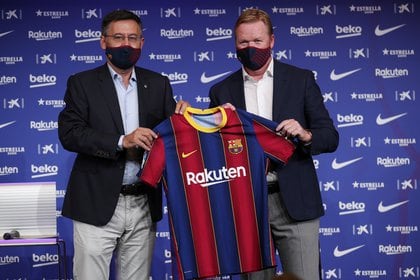 Ronald Koeman y Josep Maria Bartomeu delinean la nueva Barcelona (REUTERS / Albert Gea)