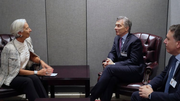 Mauricio Macri, Christine Lagarde y Nicolás Dujovne, durante una reunión en New York