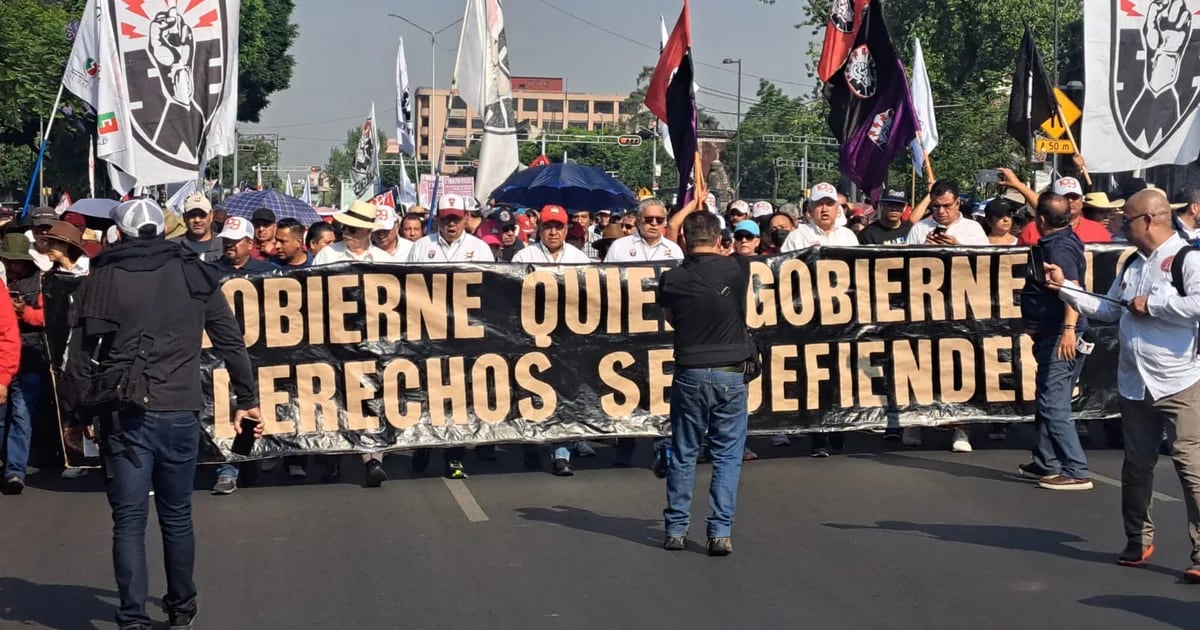 EN DIRECT |  Marche pour la Fête du Travail aujourd’hui, 1er mai : les travailleurs demandent à AMLO de retirer le drapeau du Zócalo