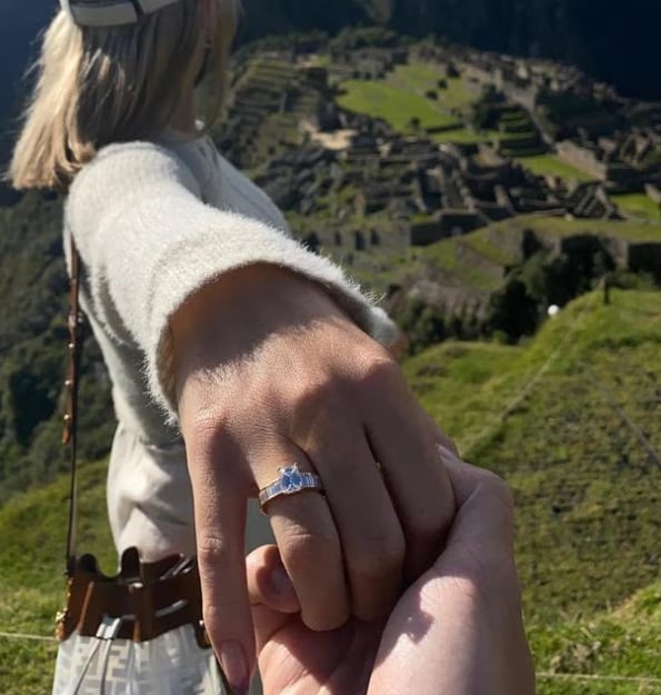 Carolina Braedt y Bruno Vega se comprometieron en el 2021, en Machu Picchu. IG Carolina Braedt
