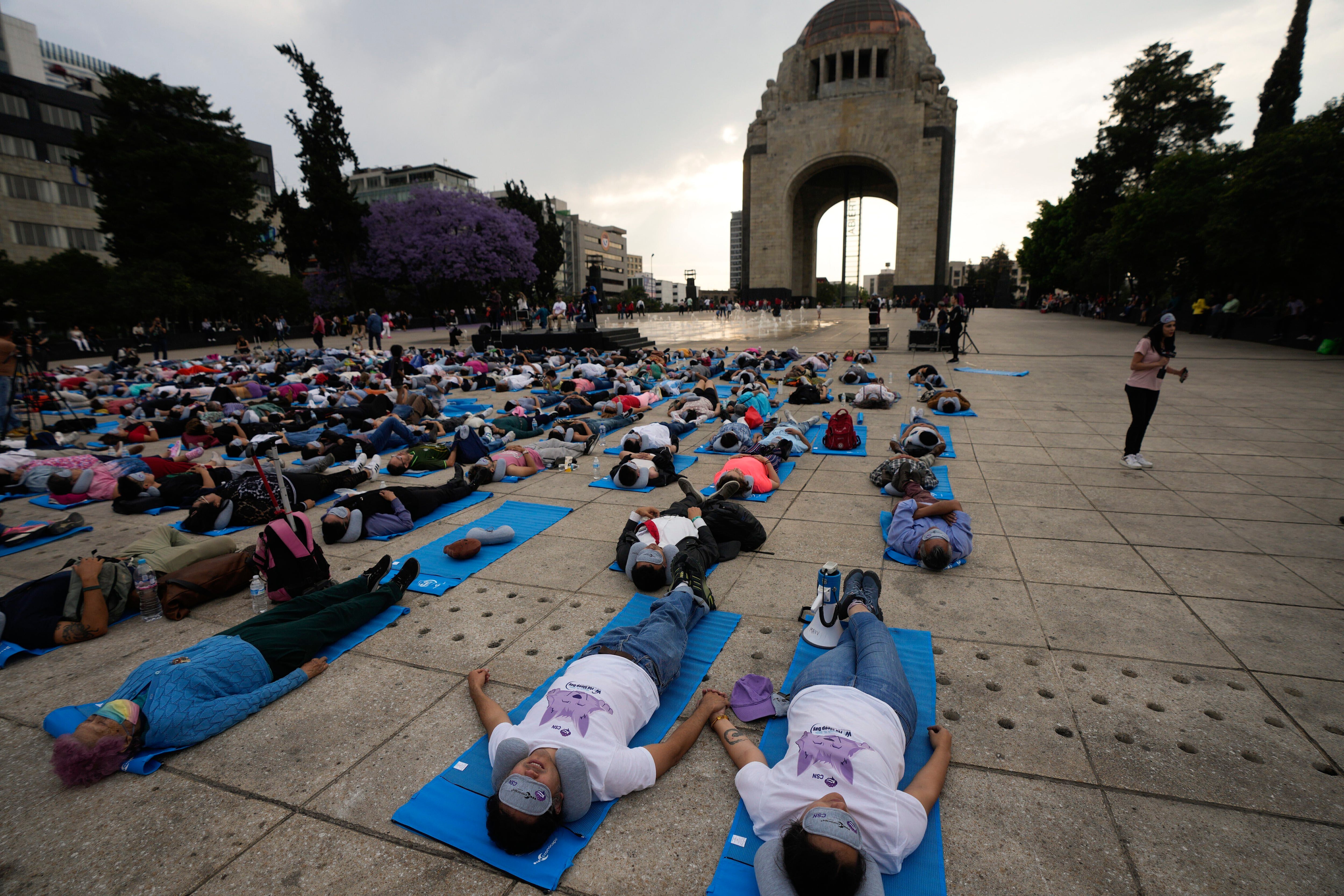 En el Monumento a la Revolución se suelen llevar a cabo diversos eventos sociales (AP Foto/Fernando Llano)