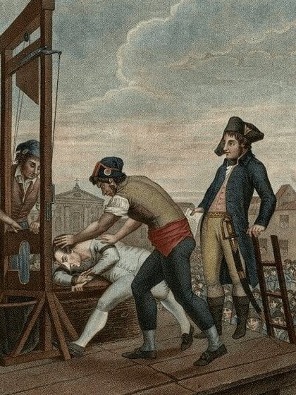 La Revolución Francesa hizo rodar muchas cabezas en la guillotina