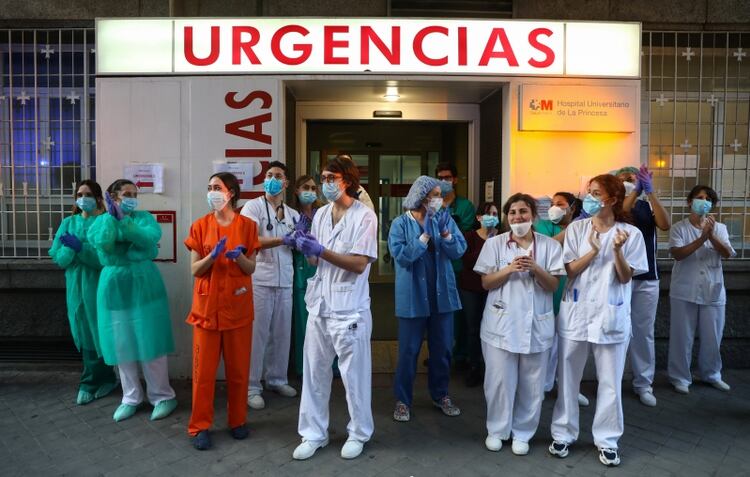 Personal médico del hispital La Princesa, en Madrid (Reuters)