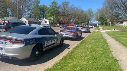 La polica pidi a los vecinos evitar transitar por la zona donde se produjo el tiroteo