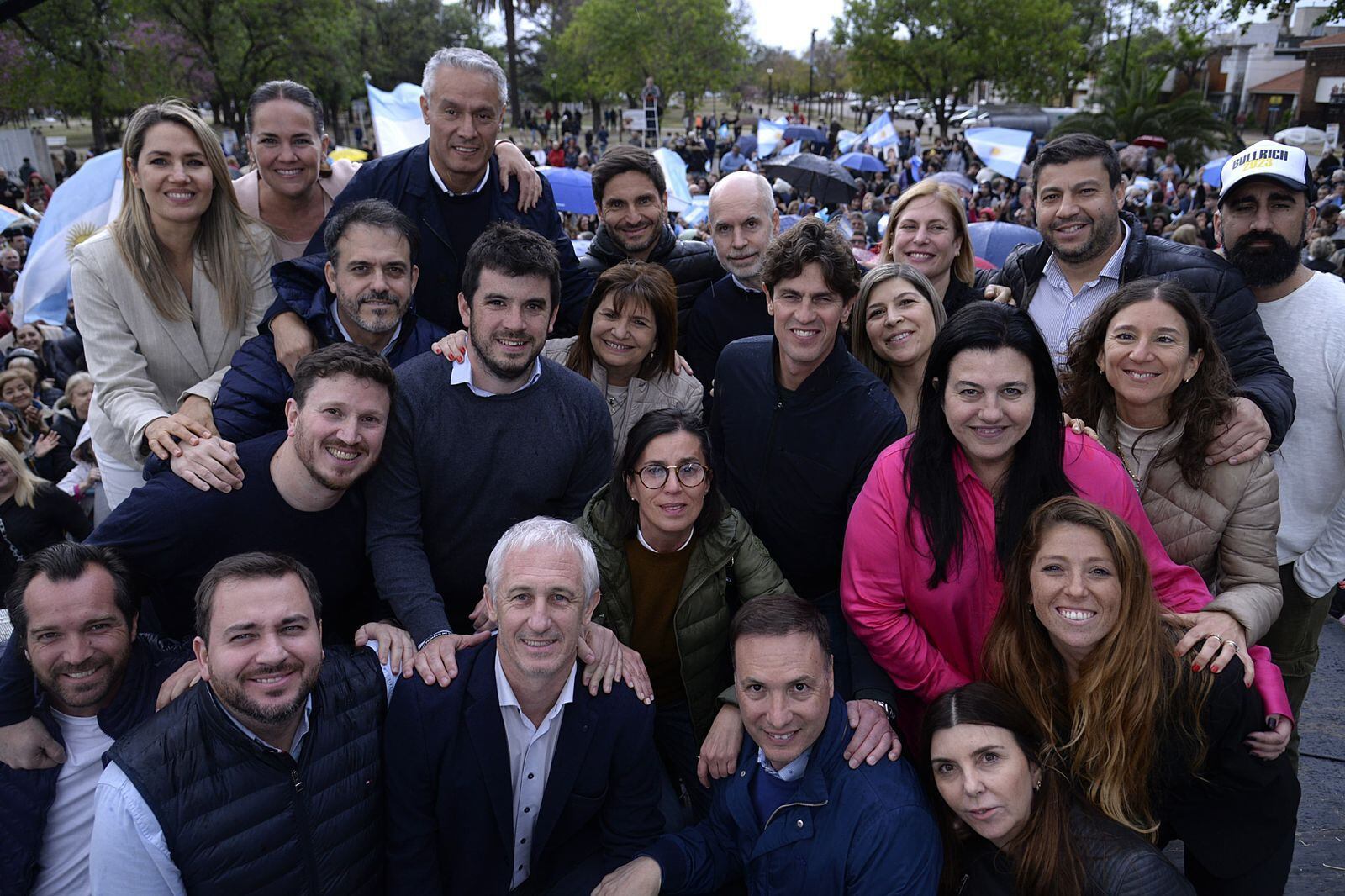 Patricia Bullrich de campaña en Venado Tuerto, Santa Fe, con Horacio Rodríguez Larreta, Martín Lousteau y los dirigentes santafesinos Maximiliano Pullaro, Federico Angelini, Gisela Scaglia, Carolina Losada y Dionisio Scarpin