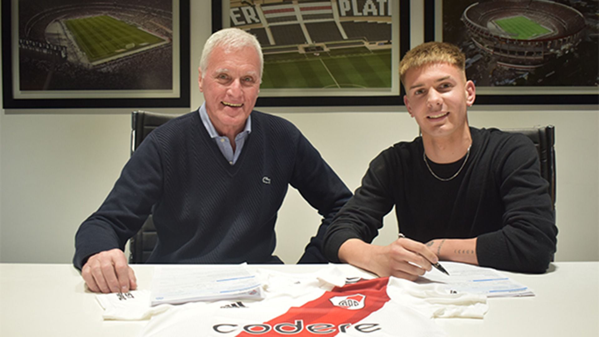 Franco Mastantuono firmó su contrato con River Plate