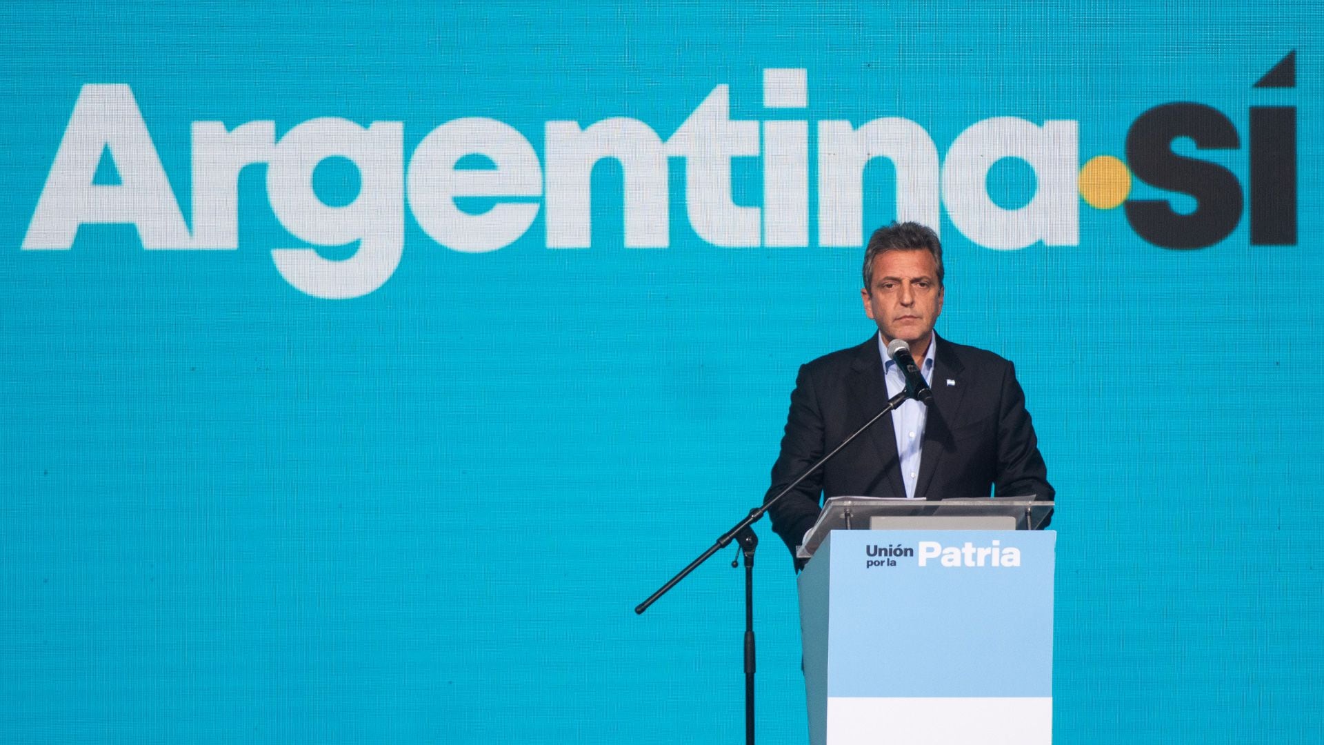 Sergio Massa hablando en el bunker de UxP despues de ganar las elecciones generales