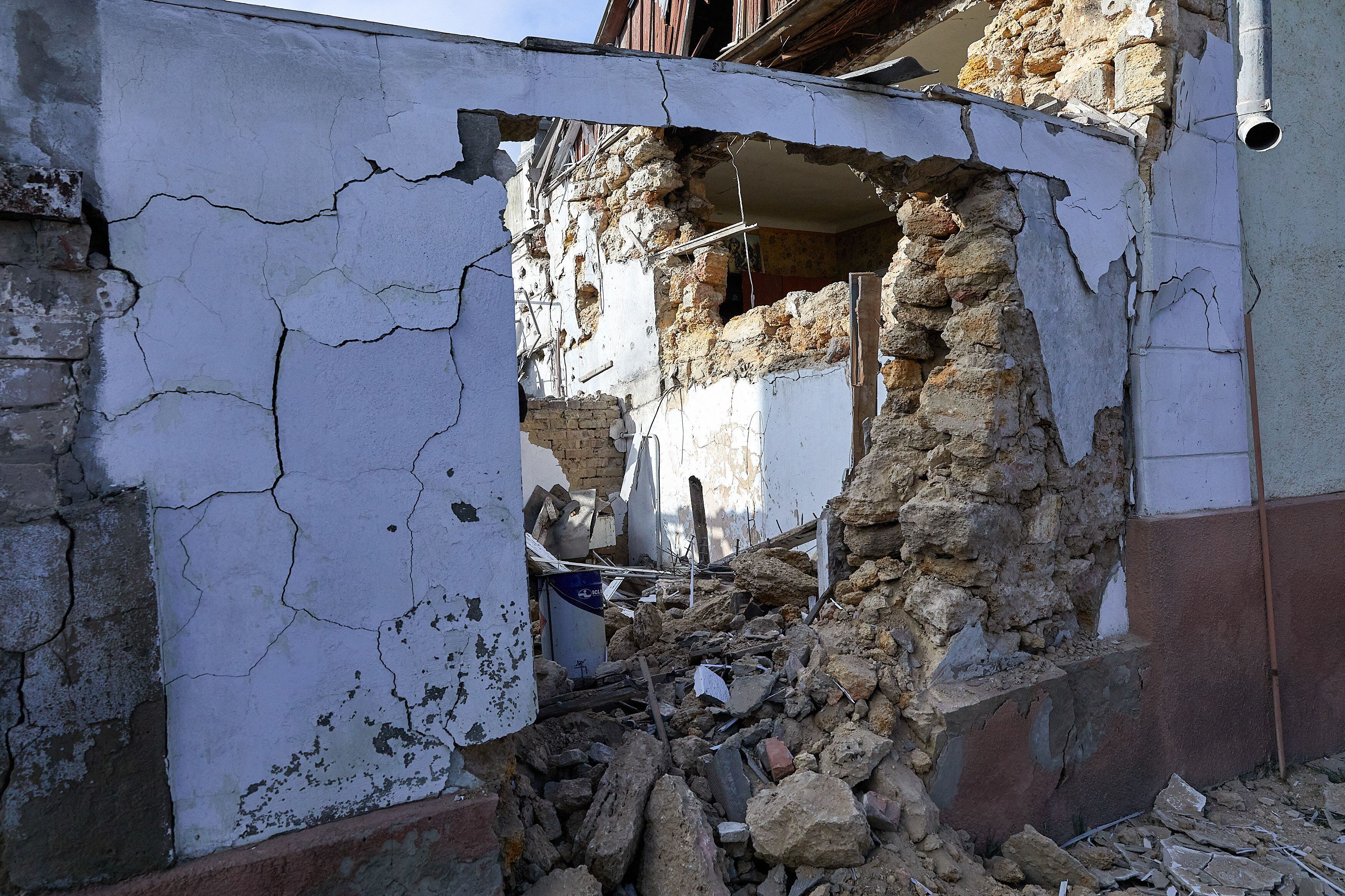 Una casa destruida en Kherson (Europa Press/Contacto/Edgar GutiA©rrez)

