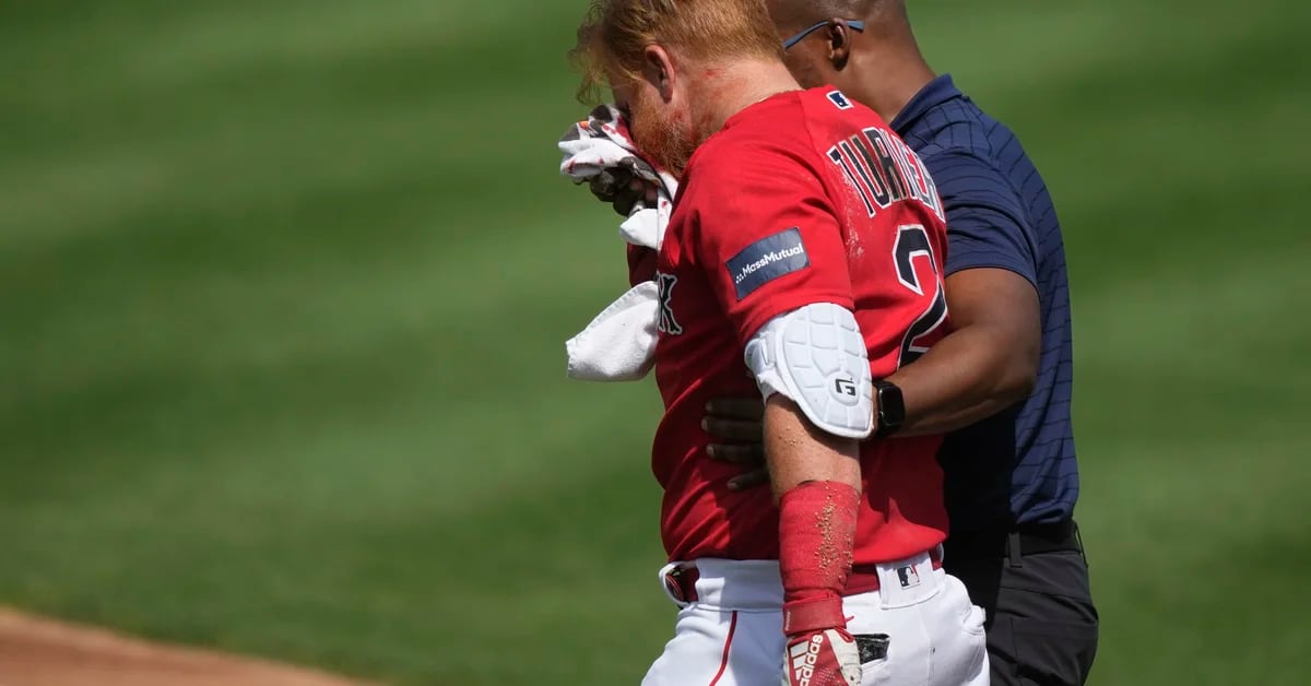 Justin Turner ends up in hospital after being hit by a pitch in preseason