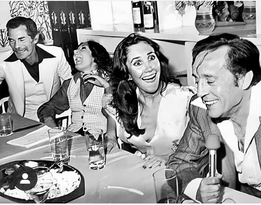La compañía de Chespirito en una imagen captada hace décadas (Foto: Instagram @LaChilindrina)