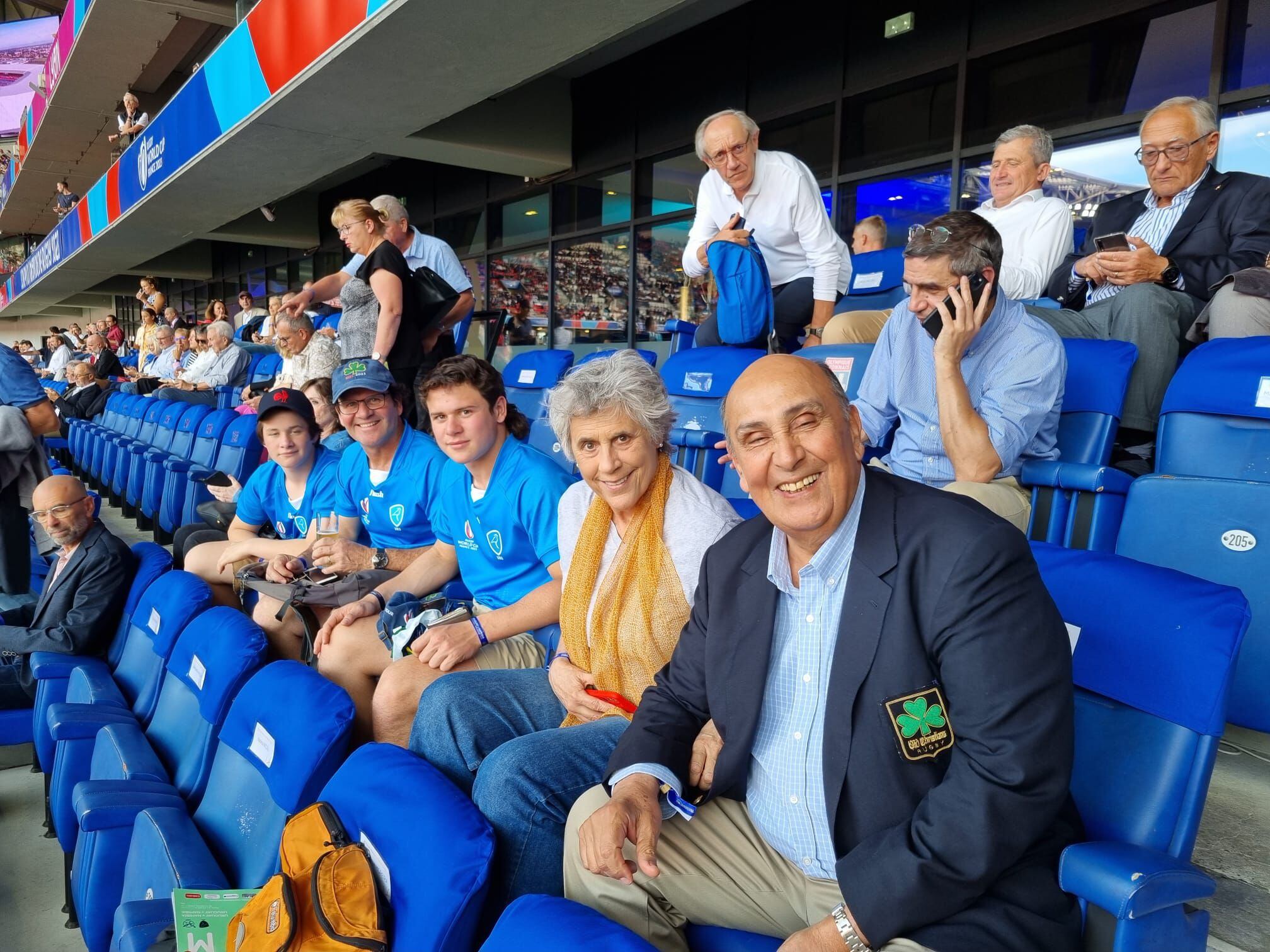 Antonio Vizintin, su esposa Josefina Serrato, dos de sus nietos, Joaquin y Benjamin y su yerno y padre de los chicos, Daniel Fresnedo (Gentileza Antonio Vizintin)