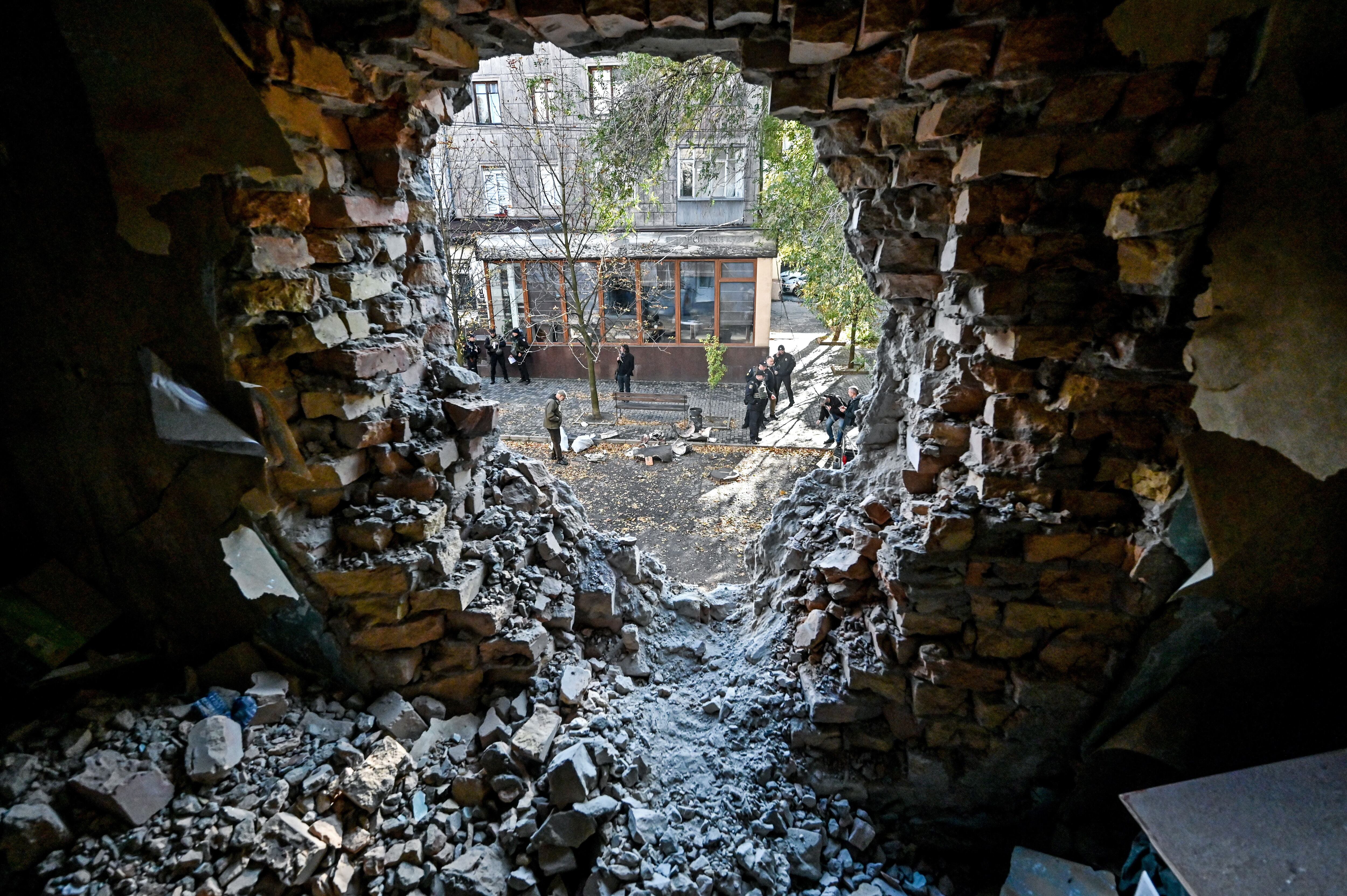 Al menos una persona ha resultado herida por un bombardeo ruso este viernes contra objetivos civiles en el centro de la ciudad ucraniana de Zaporozhzhia (EuropaPress)