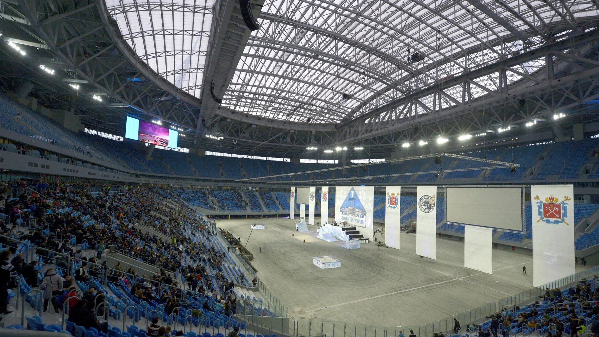 El Estadio Krestovski de San Petersburgo tardó 11 años en construirse y costó 1.500 millones de dólares (AFP)