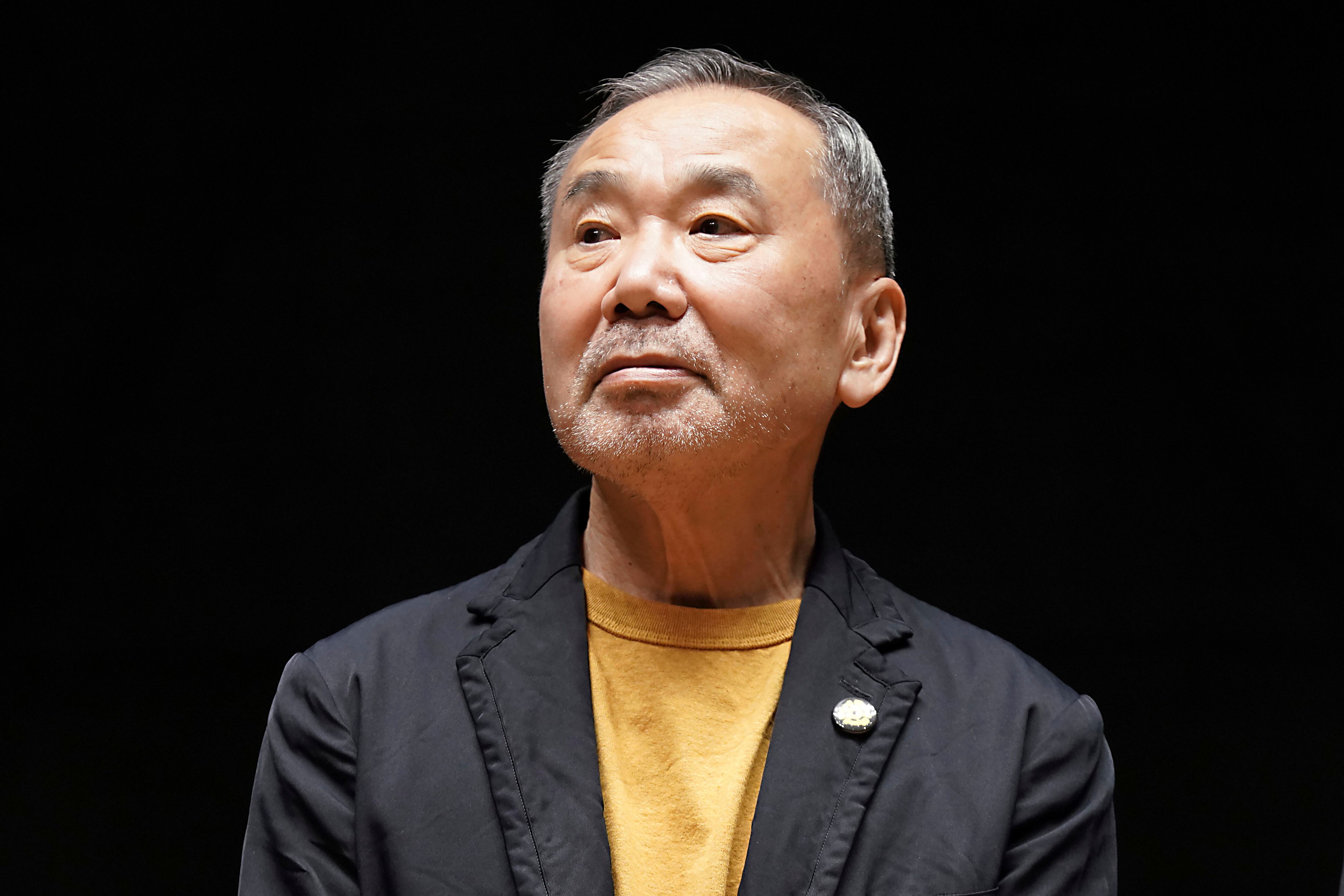 ARCHIVO - El novelista japonés Haruki Murakami. (AP/Eugene Hoshiko,archivo)