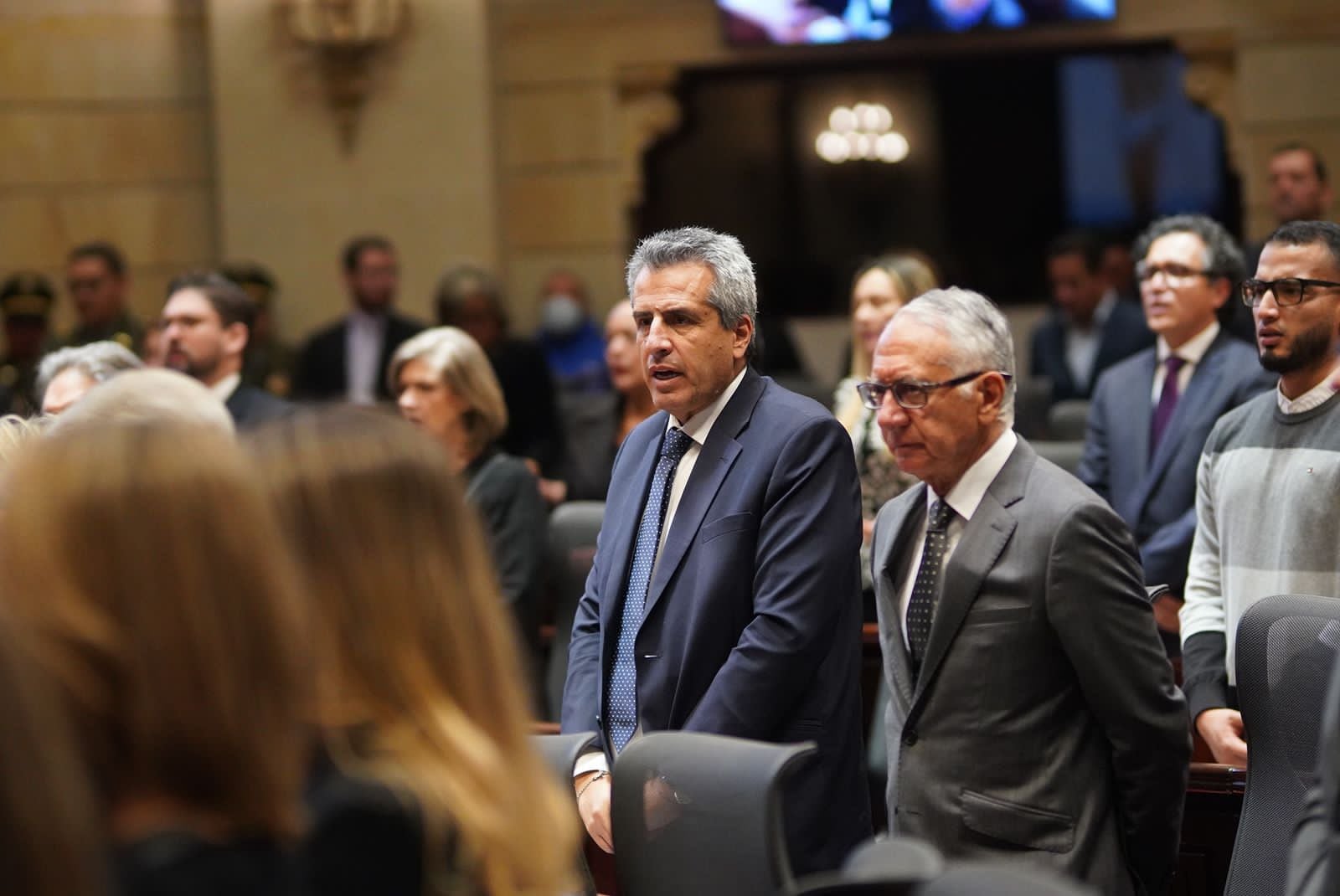 Los ministros de Salud, Guillermo Alfonso Jaramillo, y del Interior, Luis Fernando Velasco, estuvieron presentes en el homenaje póstumo de Botero- crédito @velascoluisf/X