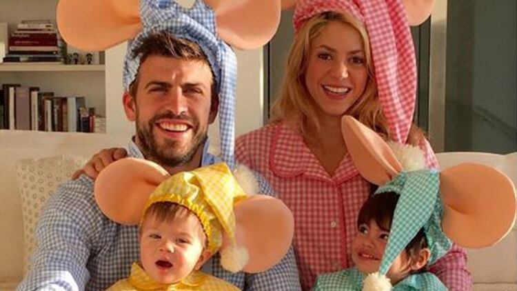 Shakira y Piqué junto a sus hijos (Foto: Shutterstock)