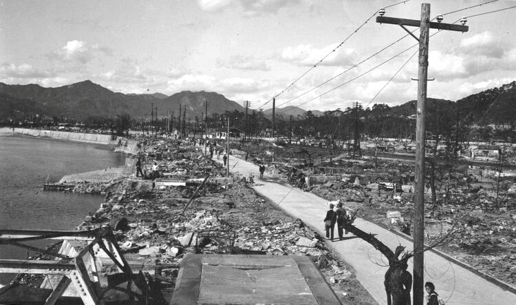 Hiroshima: cien mil muertes y una ciudad devastada (War Department/U.S. National Archives/Handout via REUTERS)
