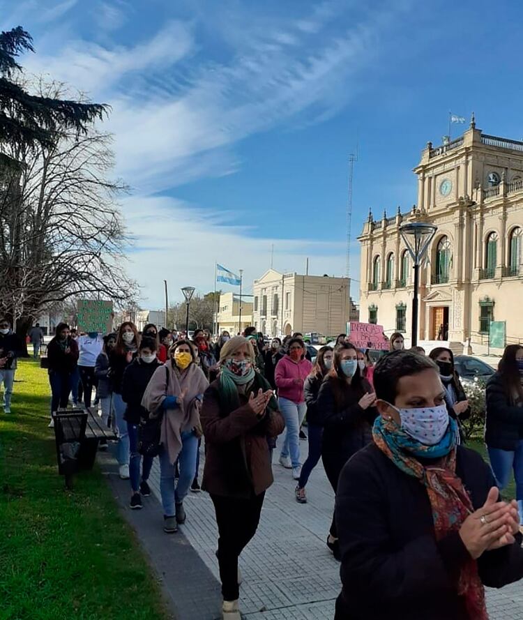 Hoy, integrantes de la RED Sorora volvieron a manifestarse en la Plaza Colón de la ciudad de América (@red_sorora)