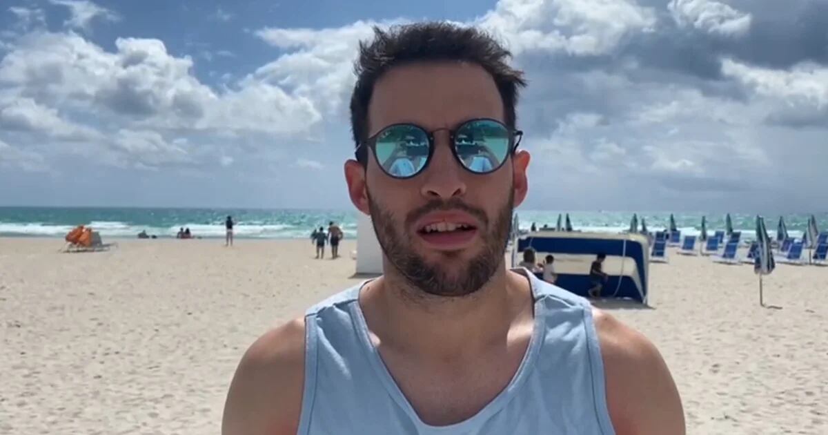El Ex Jugador De River Plate Camilo Mayada En El Centro De Vacunación En La Playa De Miami