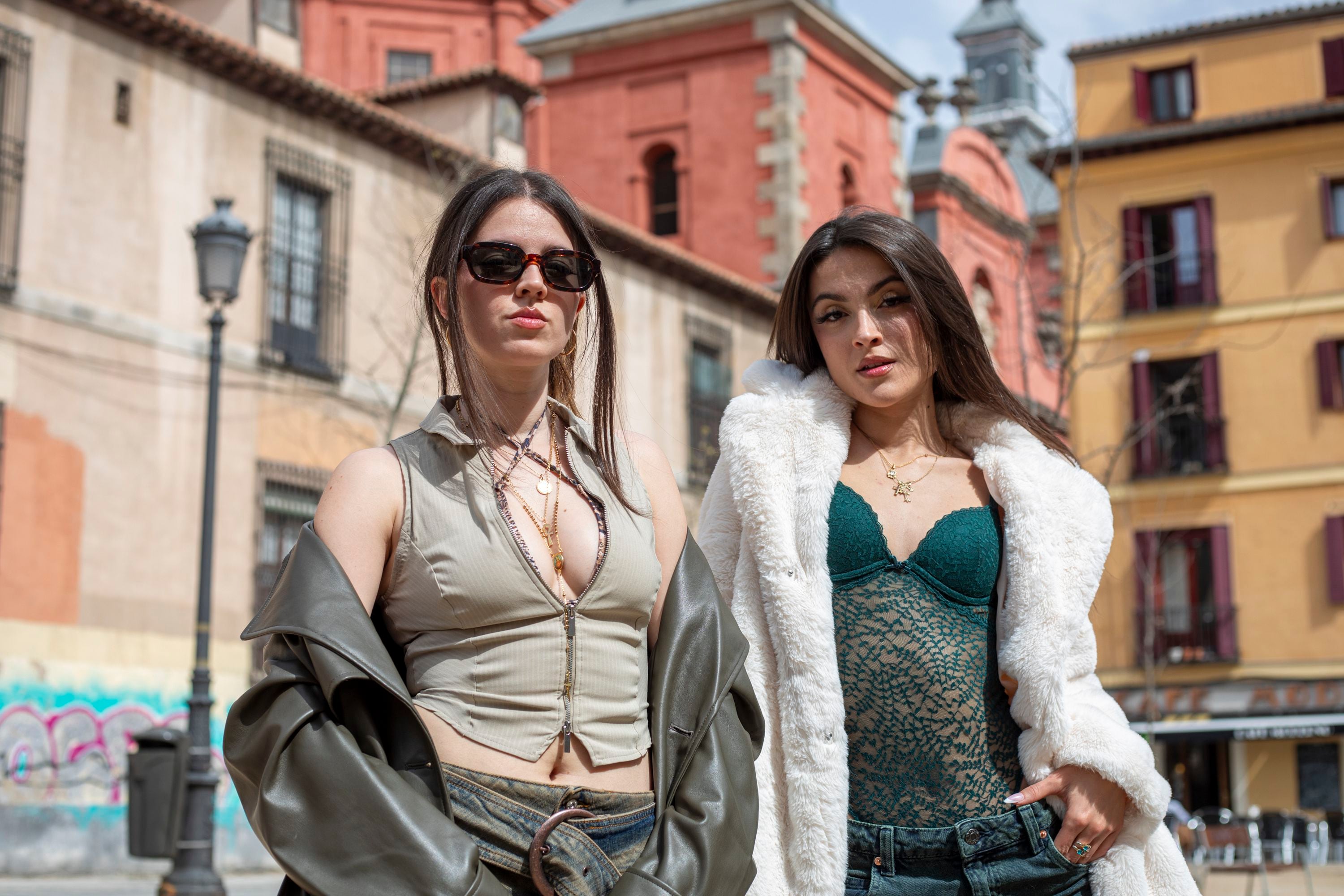Laura Bonsai y Felinna Vallejo, raperas integrantes de Las Ninyas del Corro. (Foto: Helena Margarit)