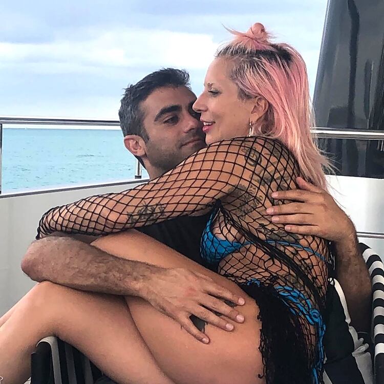 Lady Gaga hace oficial su relación con Michael Polansky con una romántica foto en Instagram (@ladygaga)