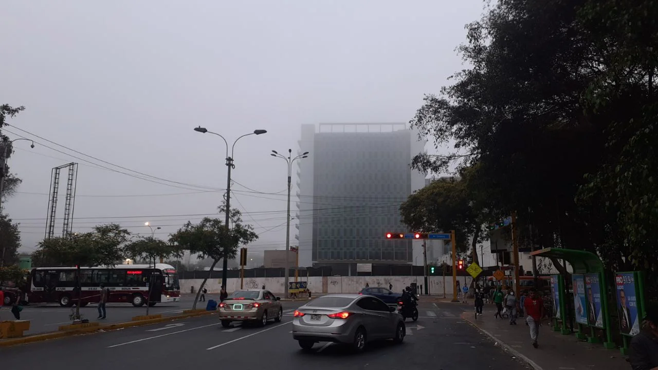 Lima y Callao soportan fuerte llovizna y altas concentraciones de humedad a poco de iniciarse la primavera