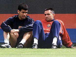 José Mourinho fue asistente técnico de Bobby Robson en el FC Barcelona y Pep Guardiola era jugador del primer equipo.