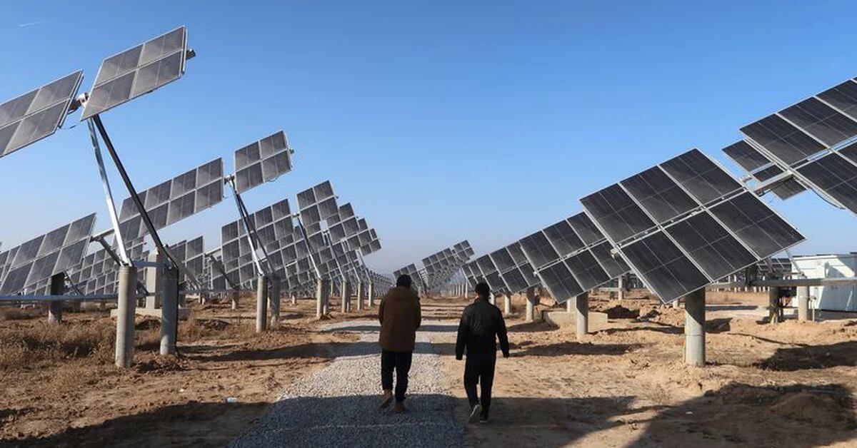 Solar and wind power projects in China need more regulatory support