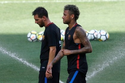 Messi y Neymar, en un entrenamiento del Barcelona (REUTERS/Mike Segar/File Photo)