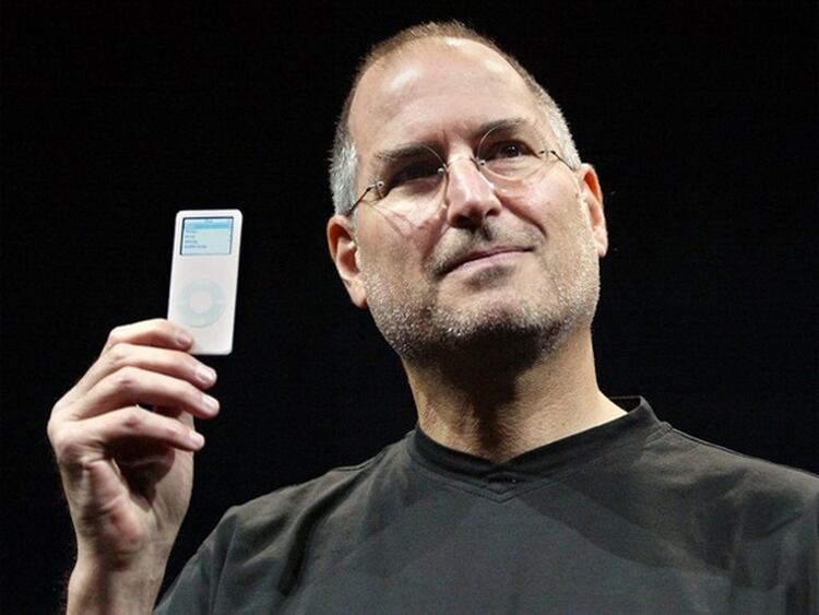 El iPod Nano fue uno de los dispositivos que marcaron la tendencia de innovación dentro de la compañía. (Foto: Reuters)