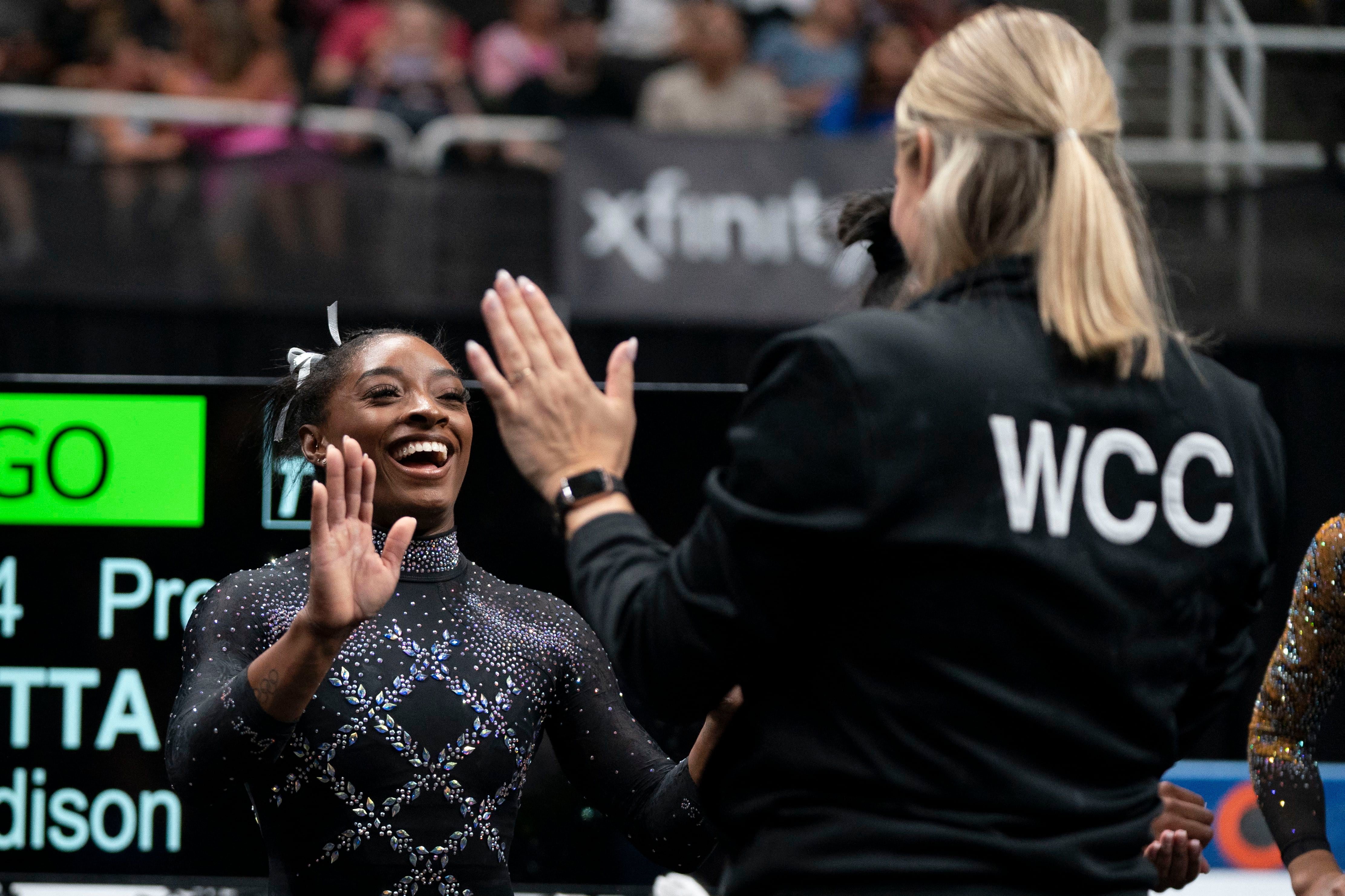 Biles cautivó al público en California (Reuters)