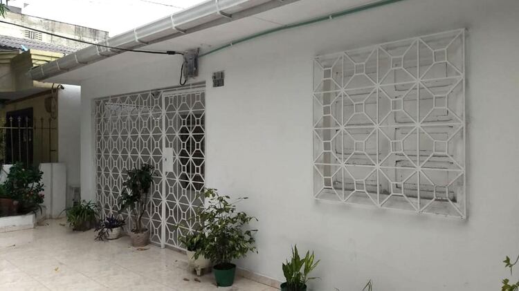 Una de las casas del barrio Los Andes, de Barranquilla, que fue allanado por las autoridades.