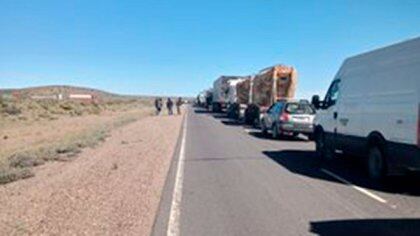 Imagen de un corte de ruta en Zapala, en enero. Ahora los cortes son en varios puntos de Neuquén y fueron iniciados por trabajadores de la Salud