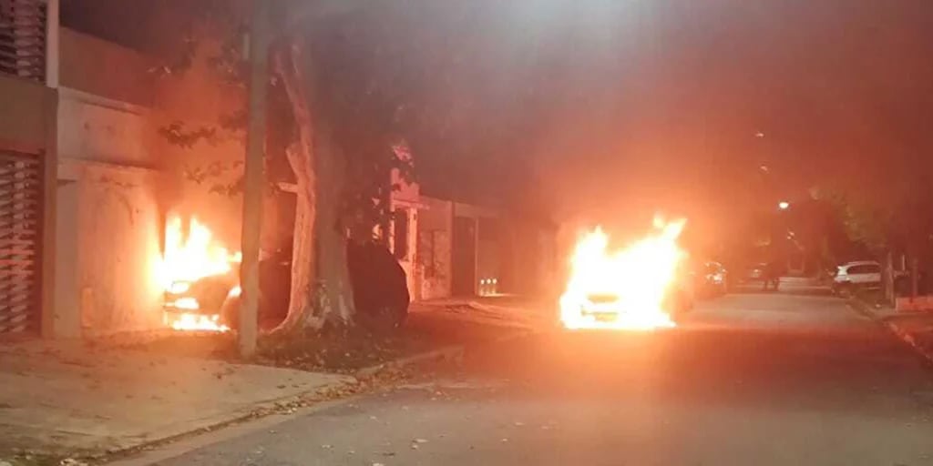 Ola de quema de autos y nuevas amenazas a Bullrich y Pullaro en Rosario por las restricciones a los narcos encarcelados