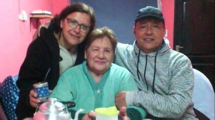 González Nieva hoy junto a su familia. 