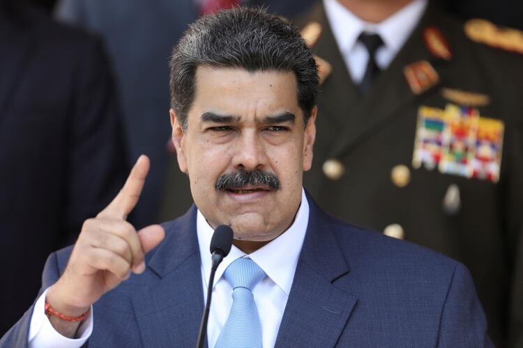 “Sólo hay una persona que está previniendo que los venezolanos elijan su destino, un narcoterrorista”, expresó Claver Carone en referencia a Nicolás Maduro (REUTERS/Manaure Quintero)