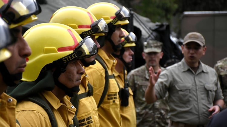 Todo listo para el despliegue de brigadistas forestales de las Fuerzas Armadas para combatir el fuego en Bolivia (Nicolas Stulberg)